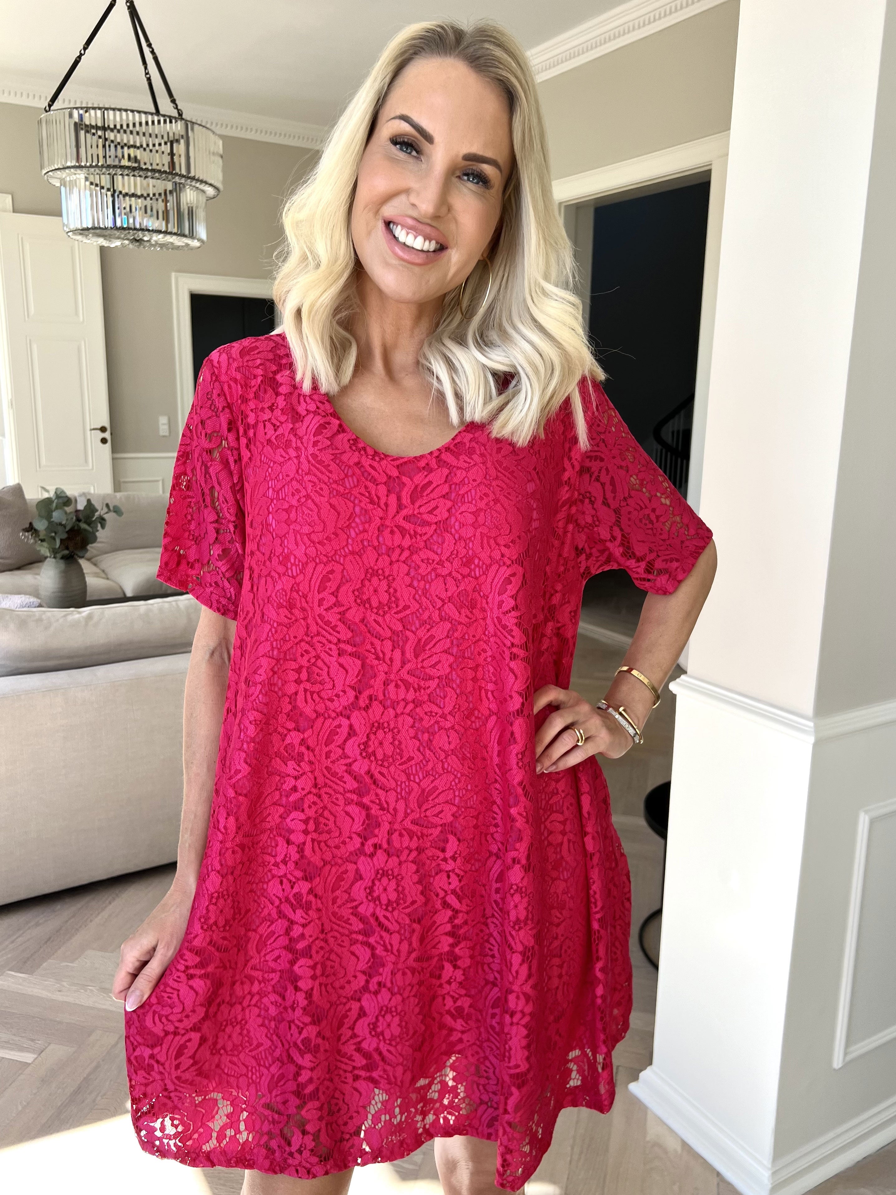 Gloria - A-linjeformad spetsklänning